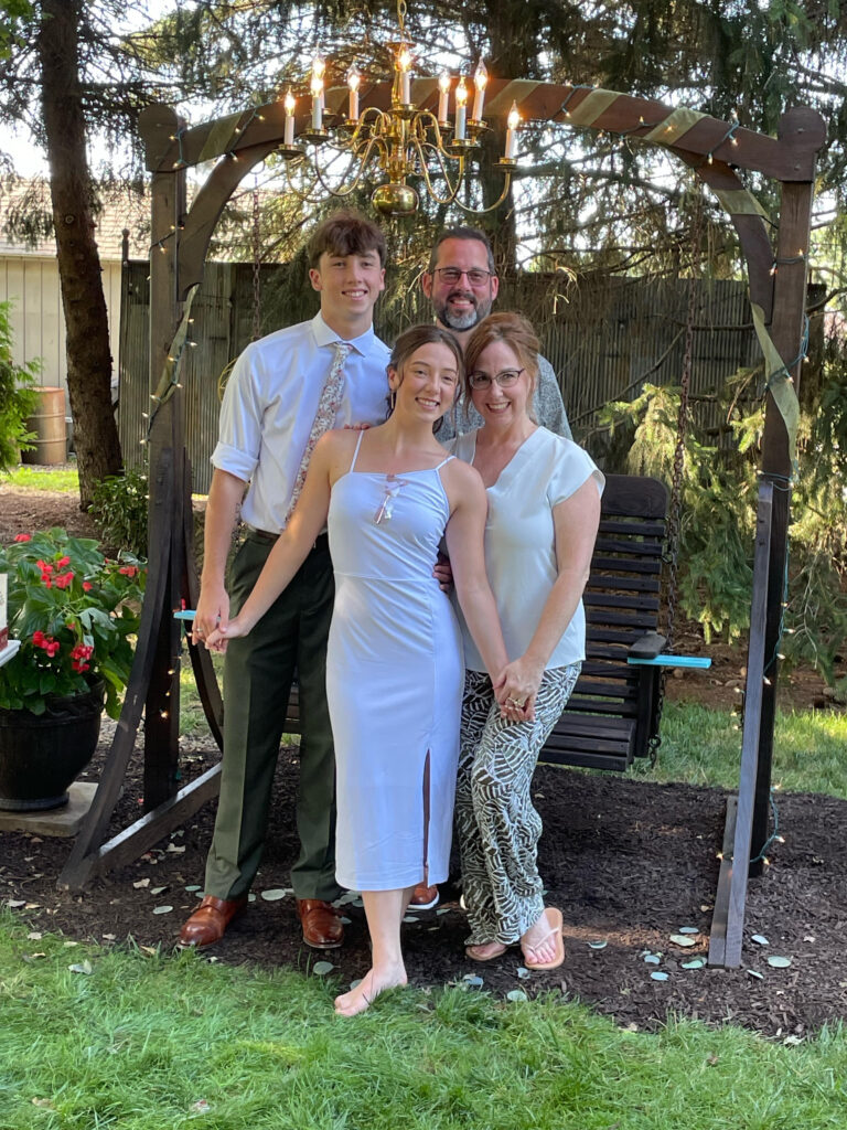 Tabitha R Andrews-Colmary